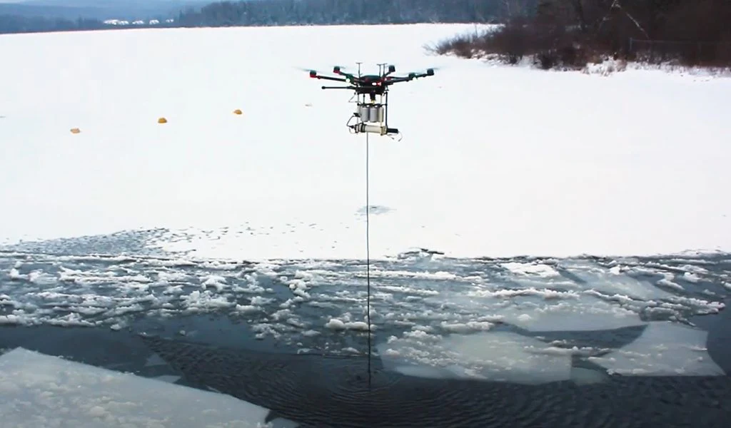 Drone-prelevement-eau-DroneXperts